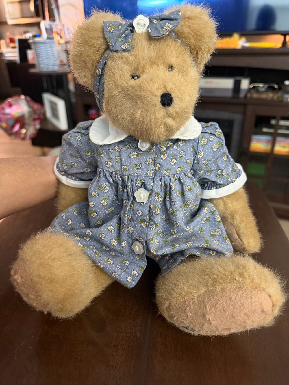 Vintage 13” Boyd’s Bear Jennifer in Light Brown with Blue Daisy Floral Dress